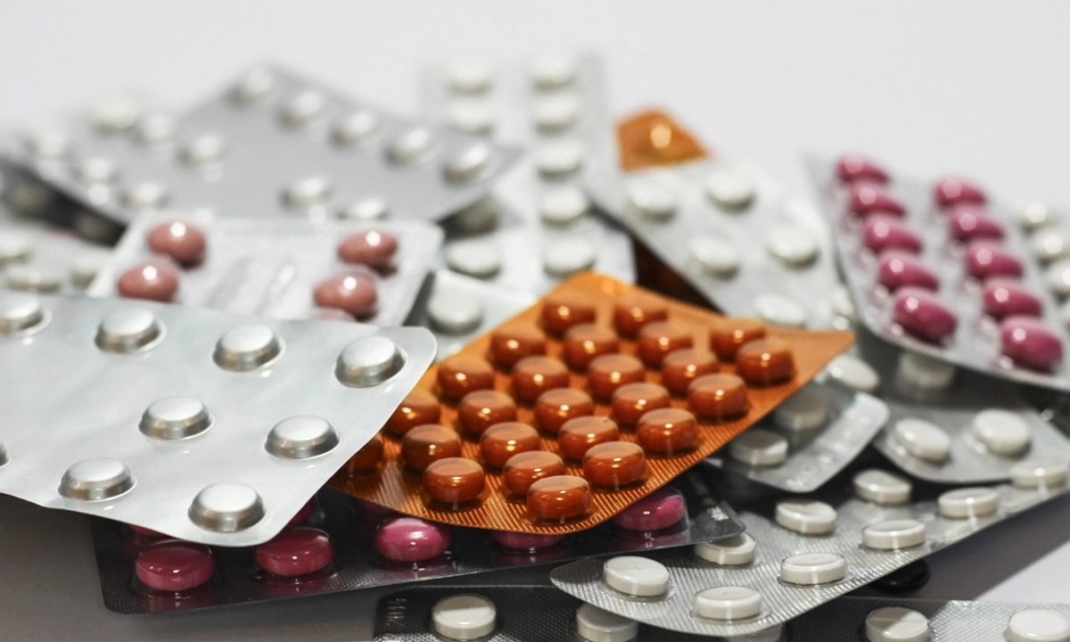 Blister packs of pharmaceutical tablets and capsules